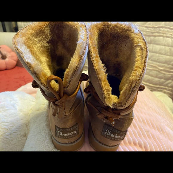 Skechers leather fur lined short calf boots. - Picture 4 of 6